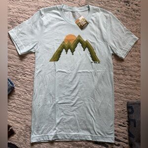 Brand New Women’s Ten Finger Fish Graphic T-Shirt